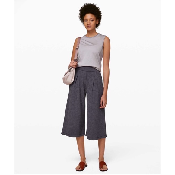 lululemon athletica Pants - Lululemon Can You Feel The Pleat Crop in Moonwalk